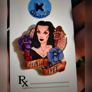 Vampira tribute pin